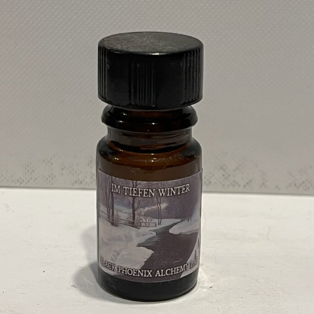 "Black Phoenix Alchemy Lab Im Tiefen Winter